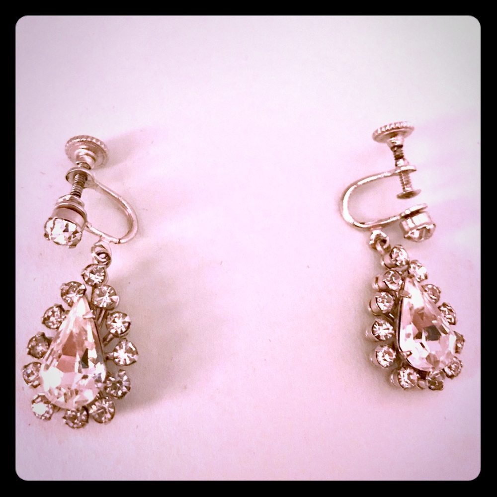 Vintage Screw Back Rhinestone Earrings J0335
